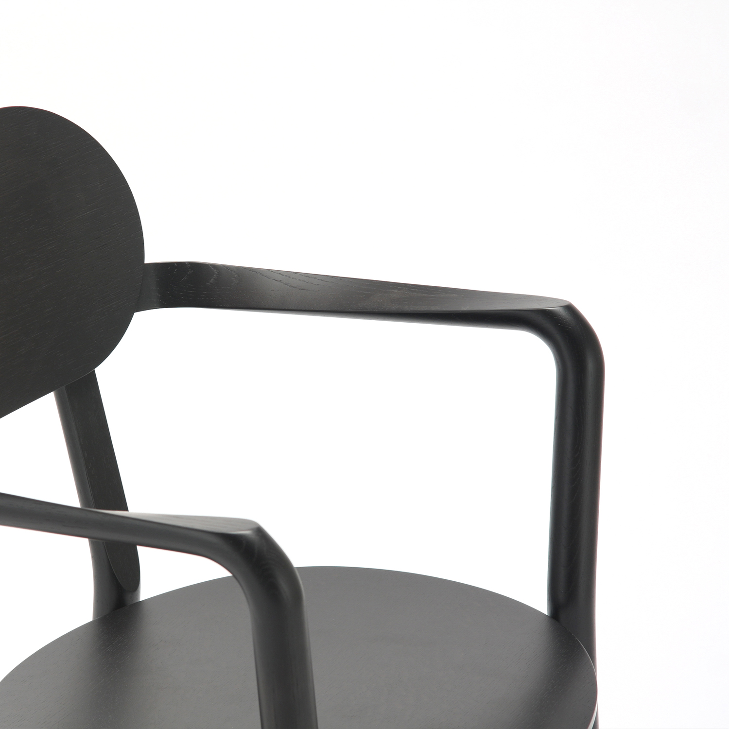 GoogleDrive_Castor-Armchair-Plus-BLACK-2