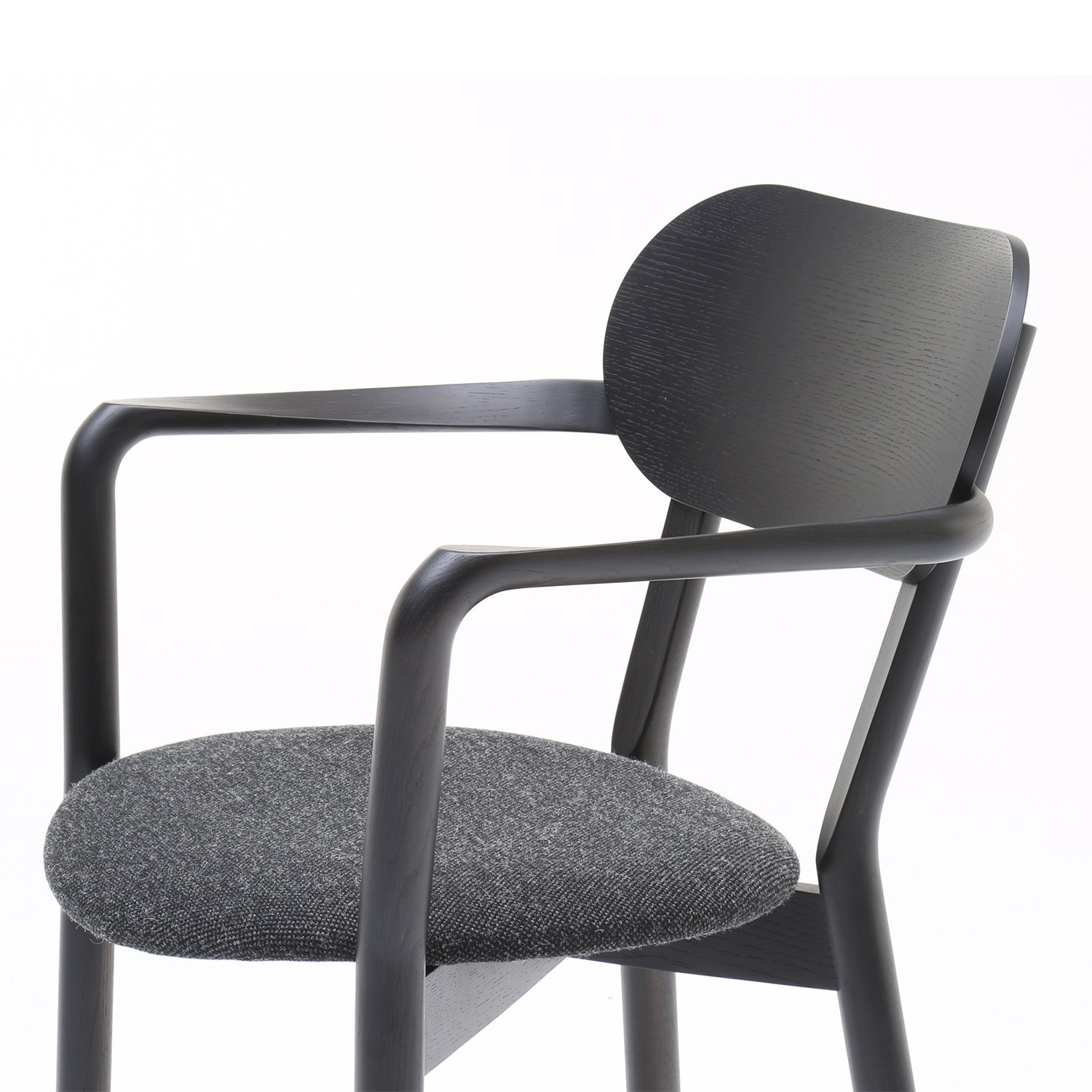 GoogleDrive_Castor-Armchair-Plus-Pad-BLACK-4