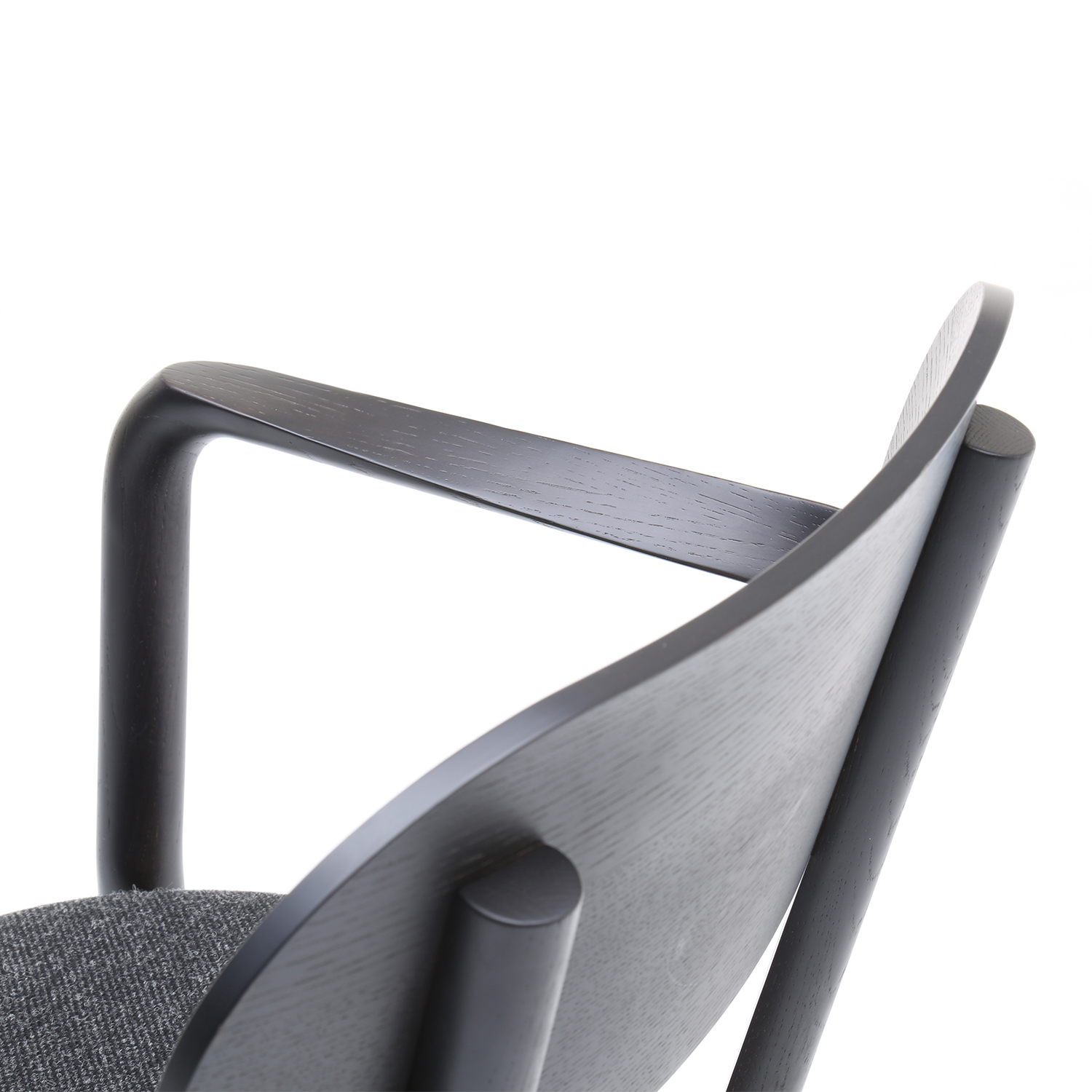 GoogleDrive_Castor-Armchair-Plus-Pad-BLACK-7