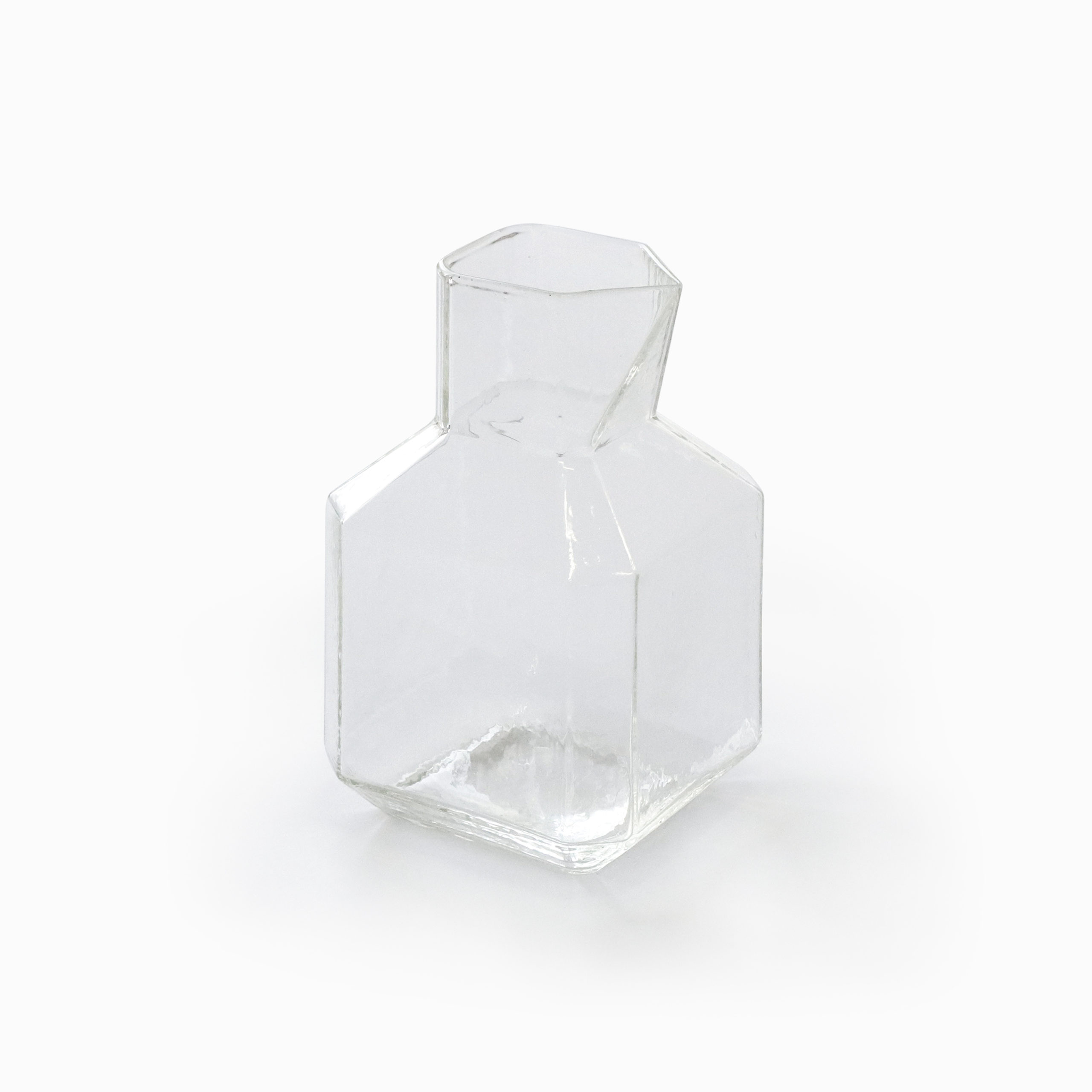 VASE WHITE 04