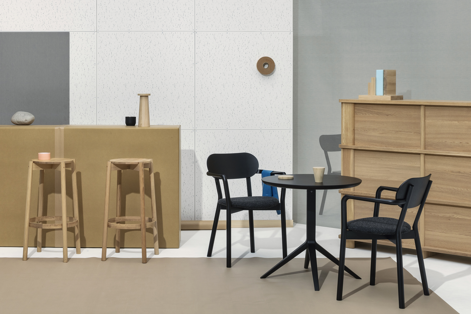 CASTOR BARSTOOL HIGH_CASTOR LOW CHAIR PAD_CASTOR BAR_PROP CASTOR BARSTOOL HIGH_CASTOR LOW CHAIR PAD_CASTOR BAR_PROP