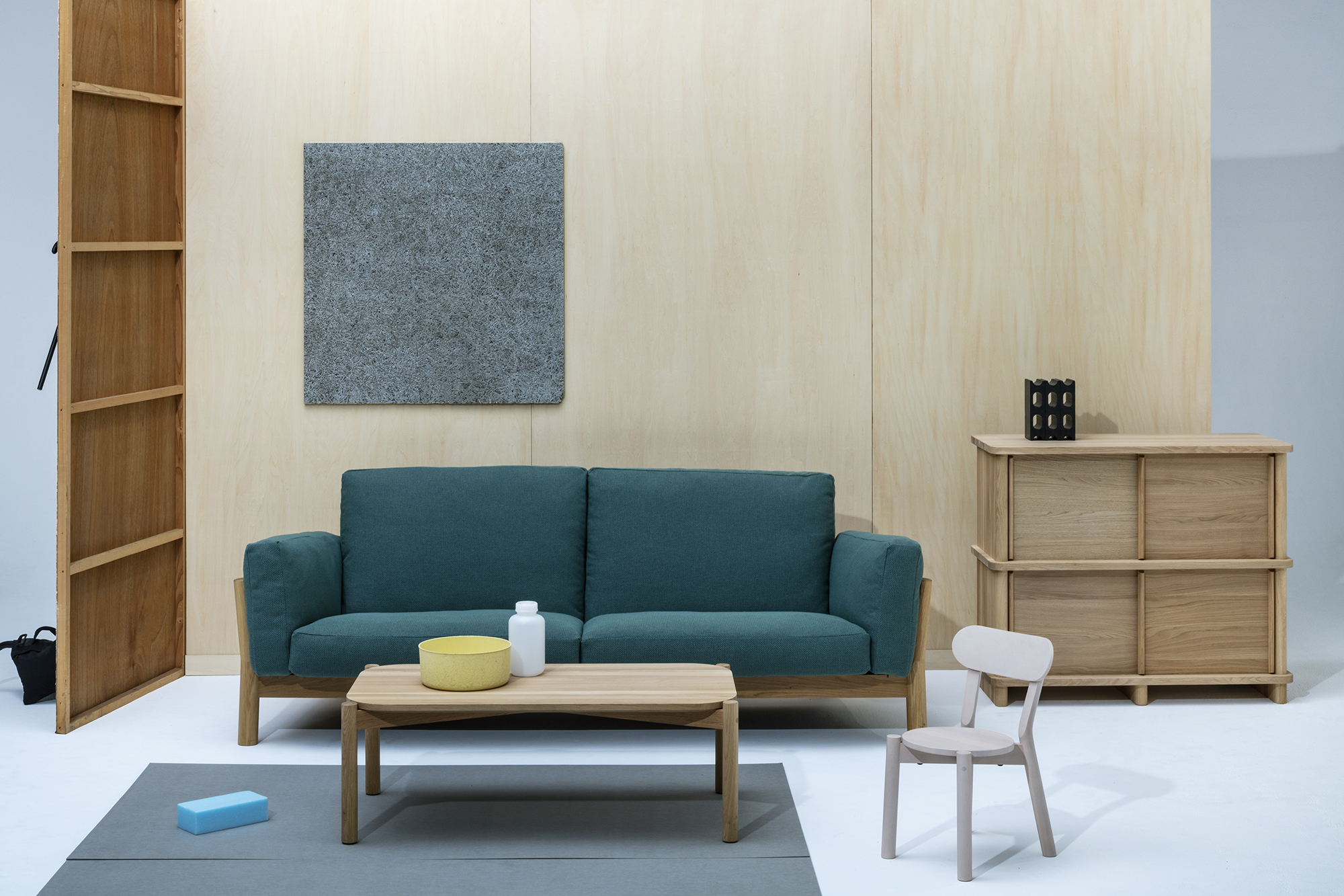 CASTOR SOFA_CASTOR LOW TABLE_CASTOR KIDS CHAIR_PROP