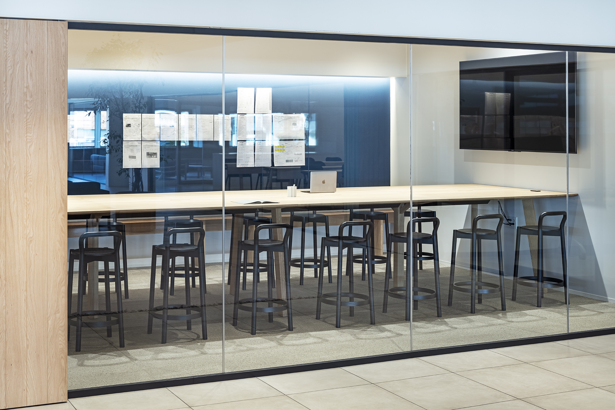 CASTOR STOOL WITH BACKREST LOW CASTOR STOOL WITH BACKREST LOW