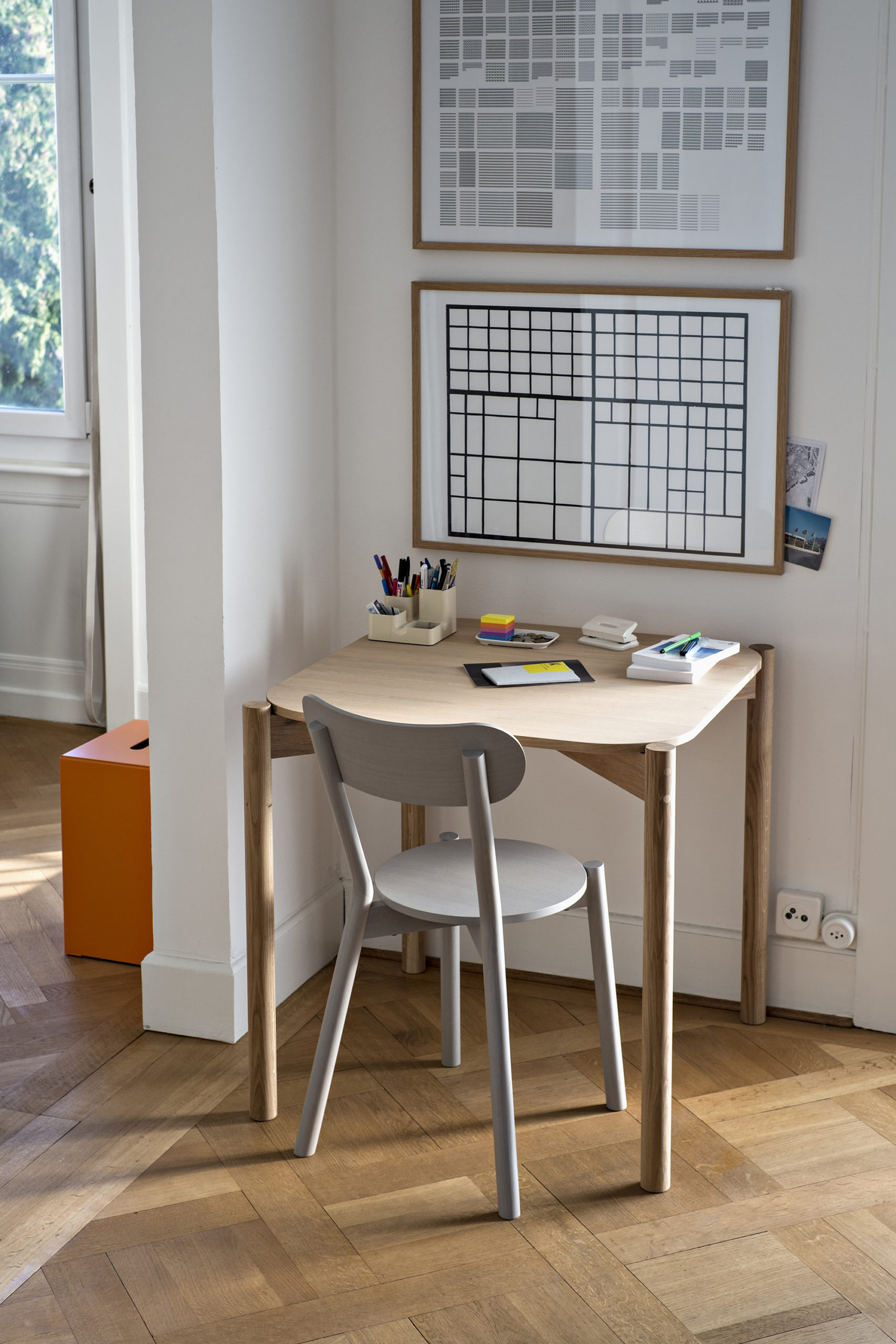 CASTOR TABLE_CASTOR CHAIR CASTOR TABLE_CASTOR CHAIR