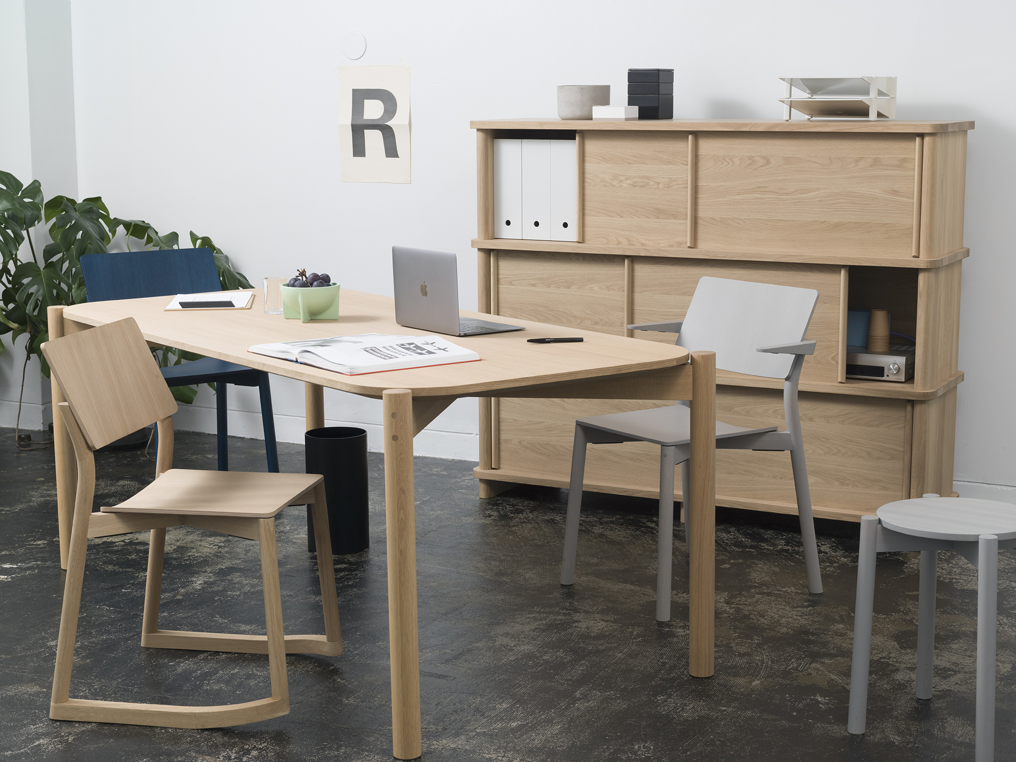 PANORAMA CHAIR WITH RUNNERS_PROP HIGH