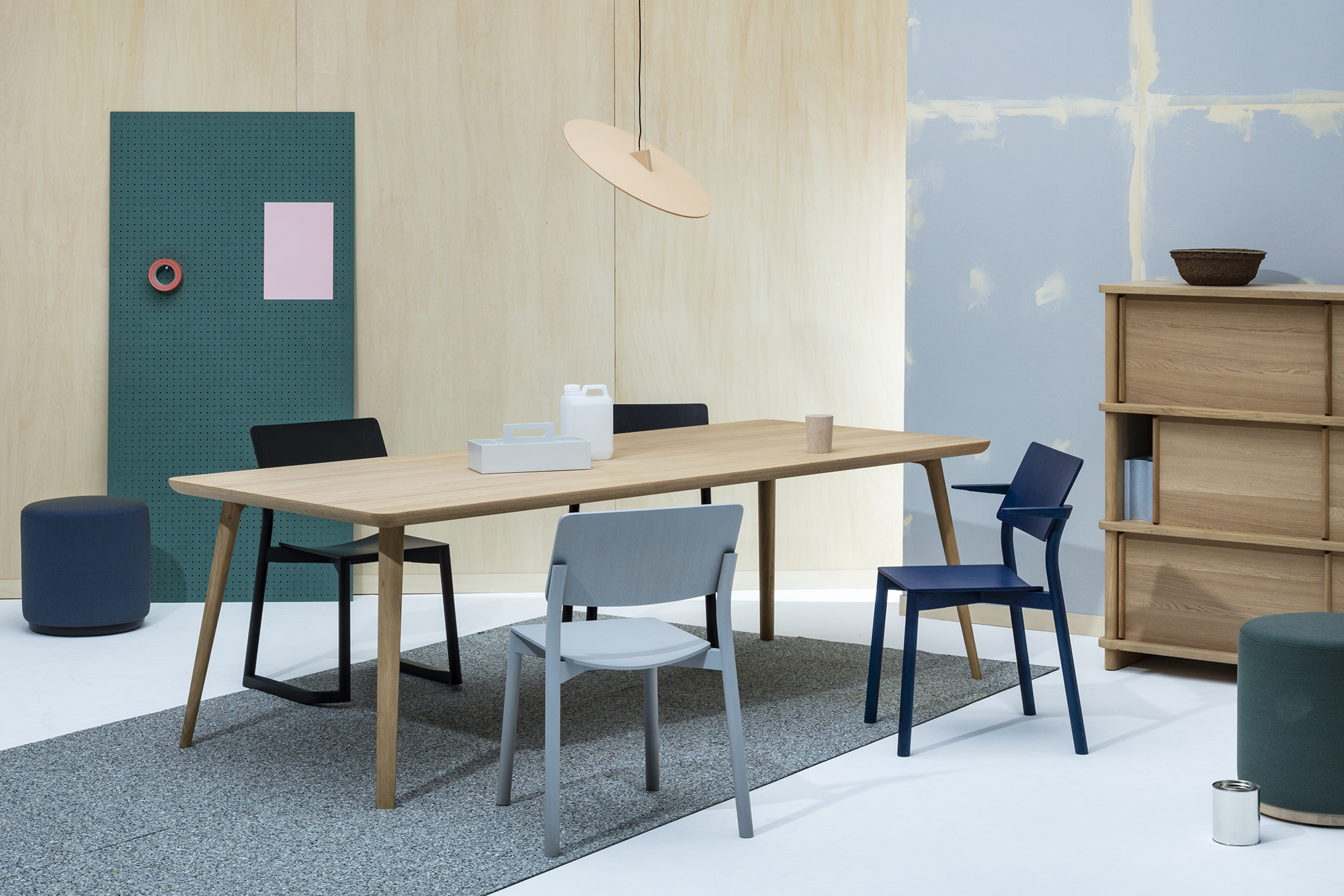 PANORAMA CHAIR_SCOUT TABLE_PROP HIGHBOARD