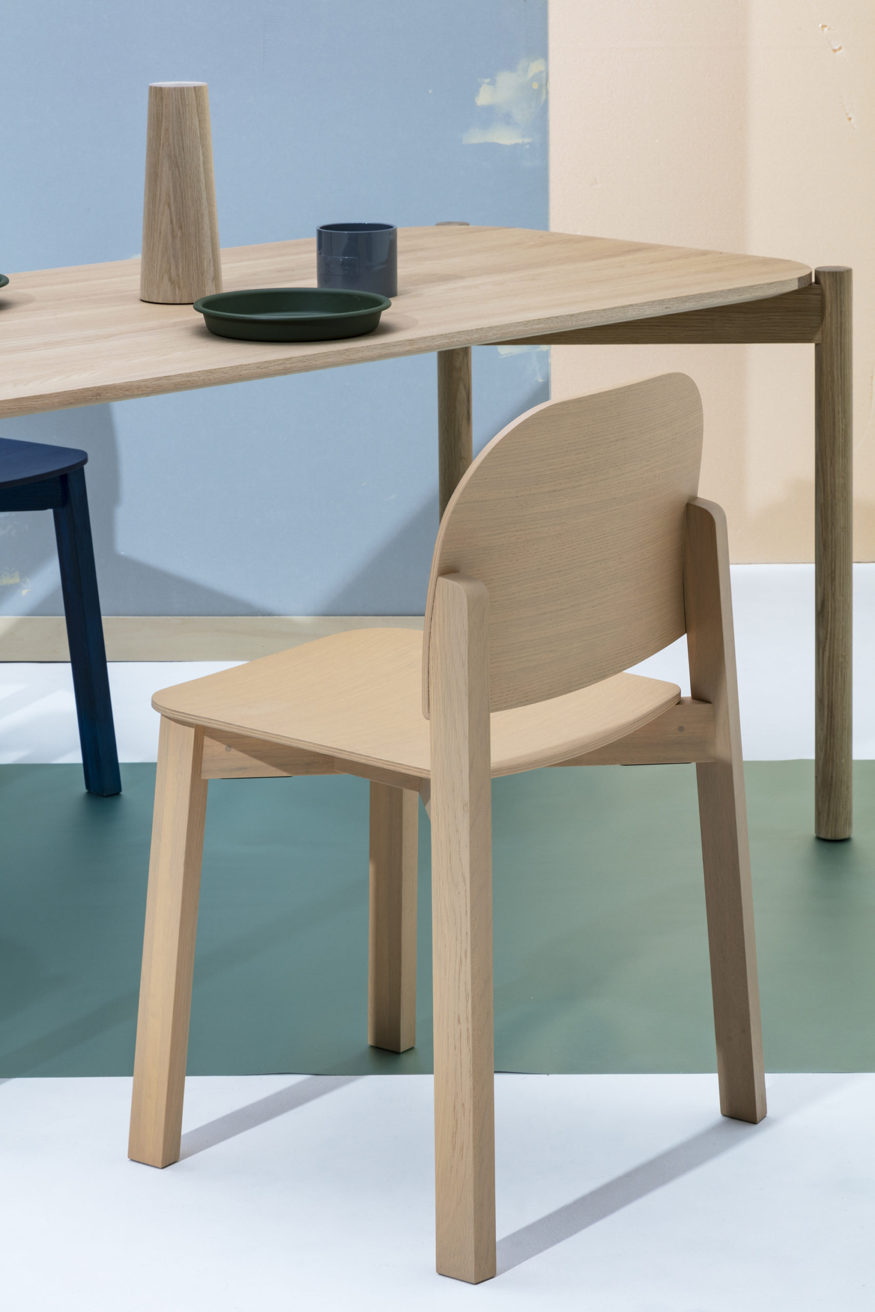 POLAR CHAIR_CASTOR TABLE 2