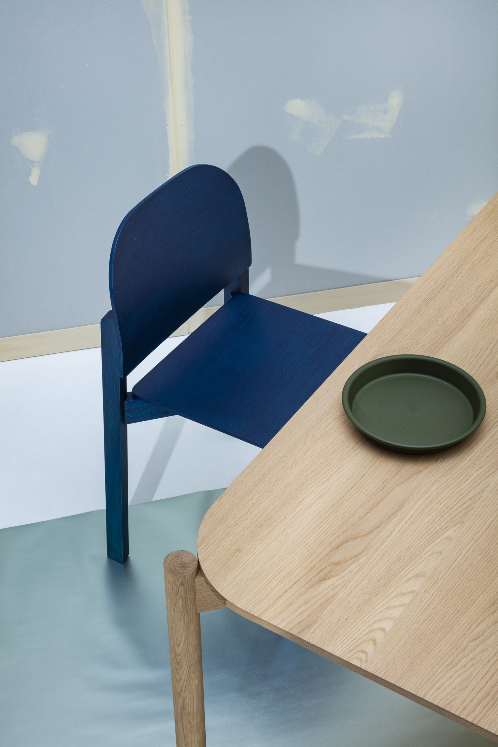 POLAR CHAIR_CASTOR TABLE