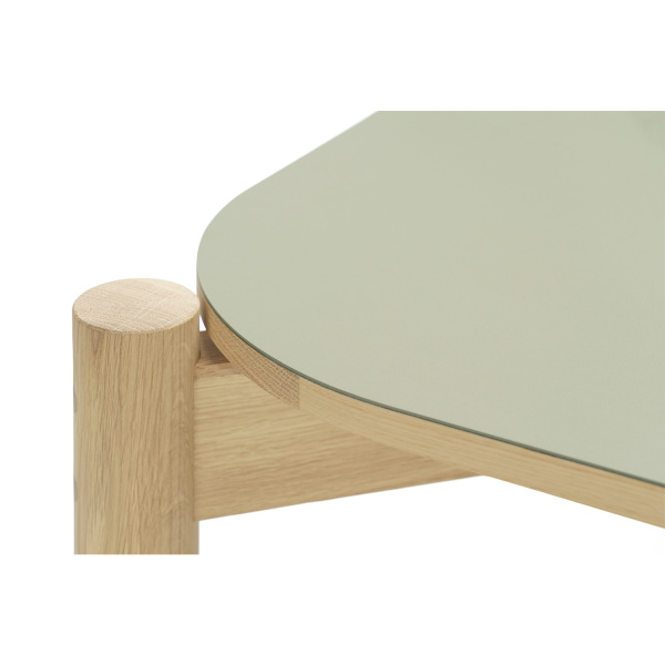 castor table linoleum 1